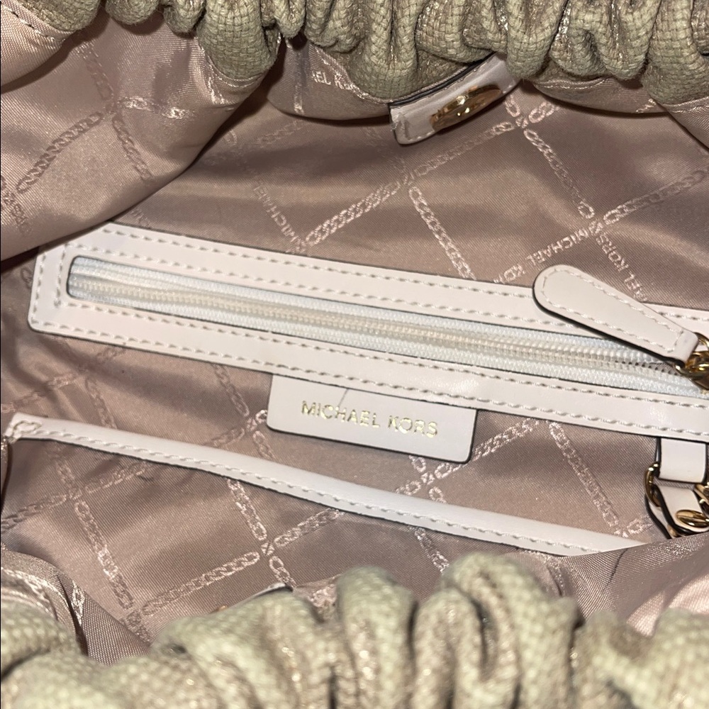 Michael Kors   Hobo Bag with white handle - Picture 9 of 16
